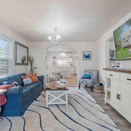 Beach Bungalow - 1 Block To Beach - Pets Welcome! Norfolk Exterior photo