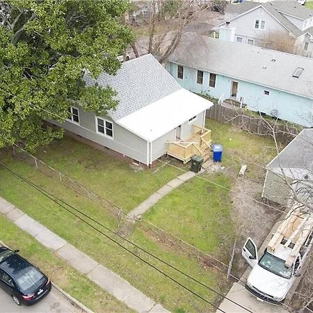 Beach Bungalow - 1 Block To Beach - Pets Welcome! Norfolk Exterior photo