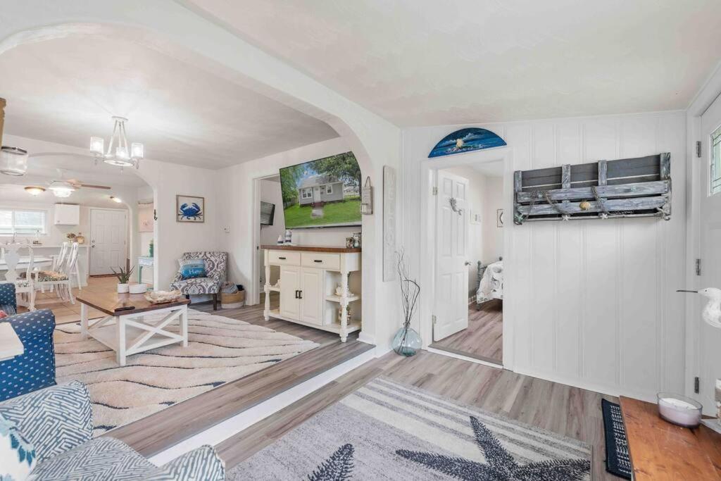 Beach Bungalow - 1 Block To Beach - Pets Welcome! Norfolk Exterior photo