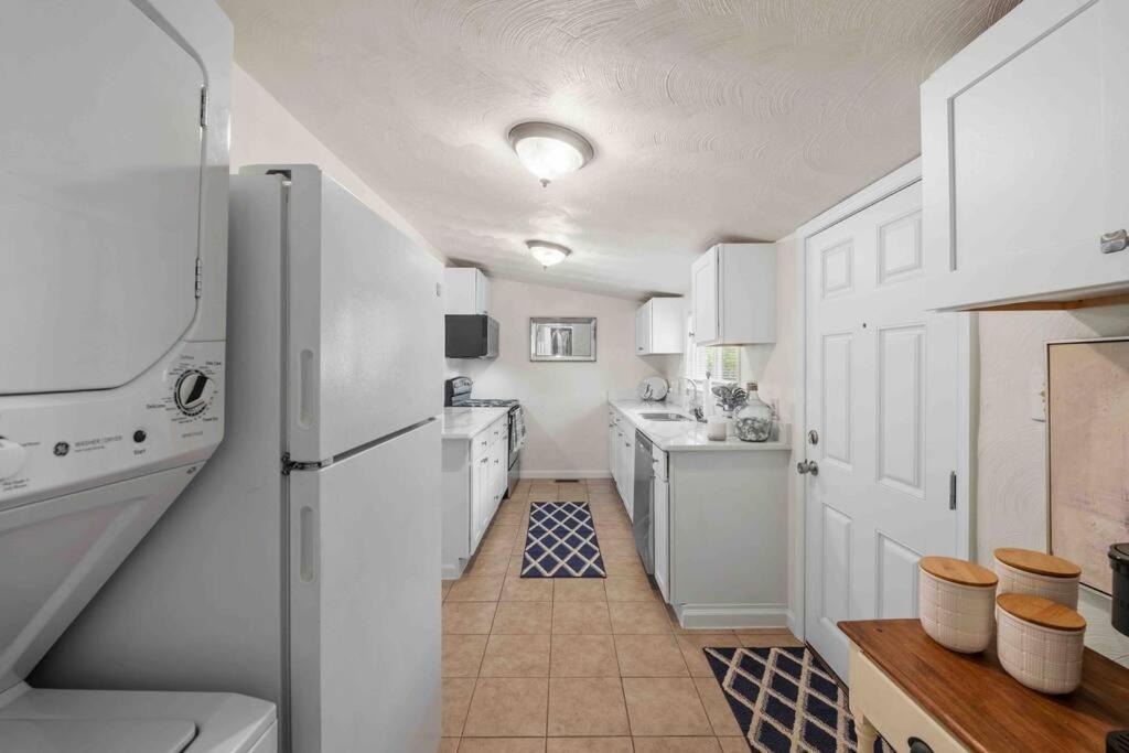 Beach Bungalow - 1 Block To Beach - Pets Welcome! Norfolk Exterior photo